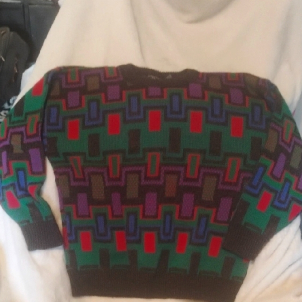 Red and Green Crewneck Sweater with Geometric Design